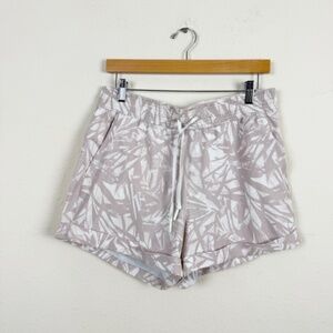 Lululemon Spring Break Away Shorts Size 10